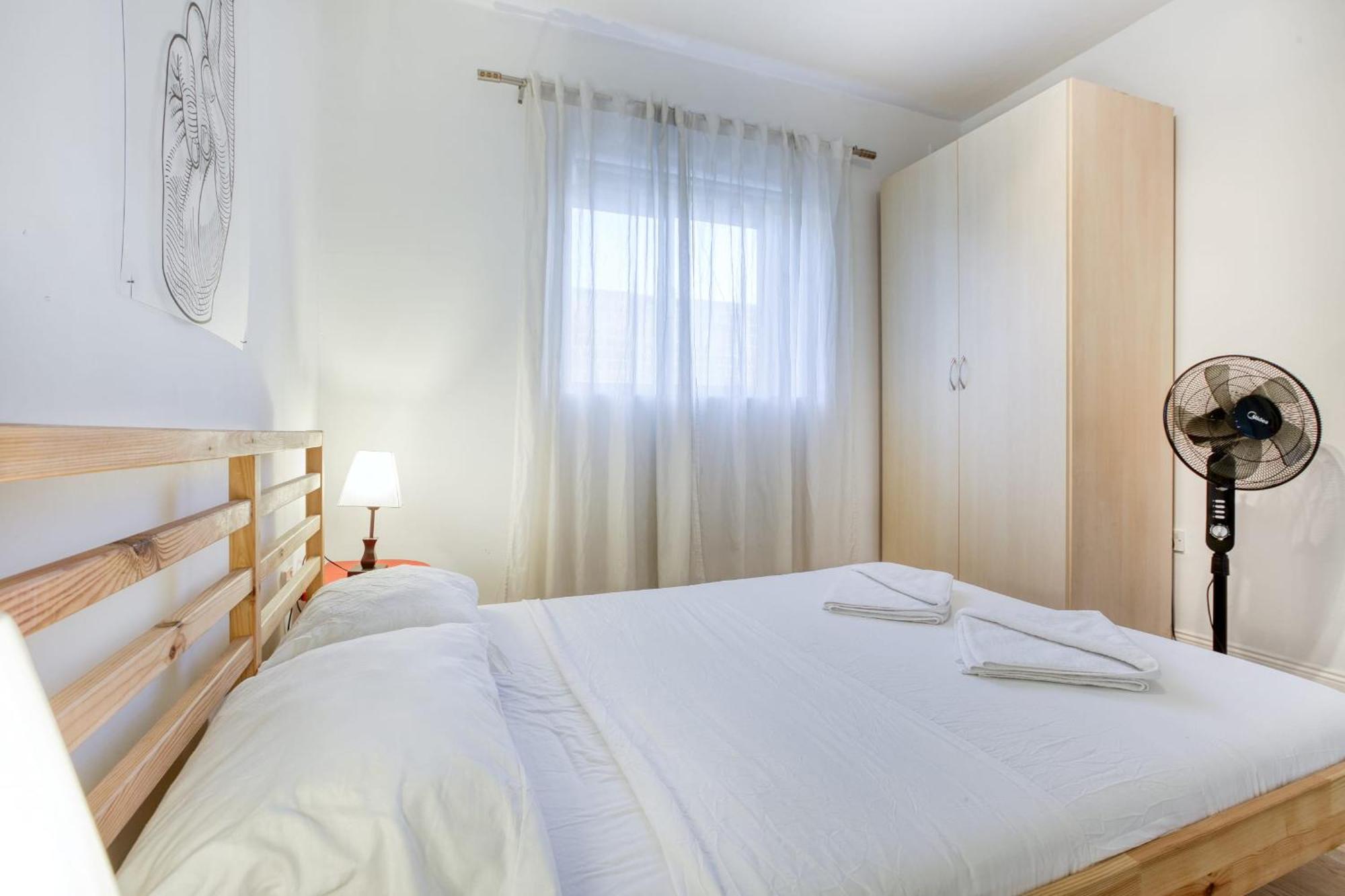 Seafront Apartment-Hosted By Sweetstay Pietà Екстериор снимка