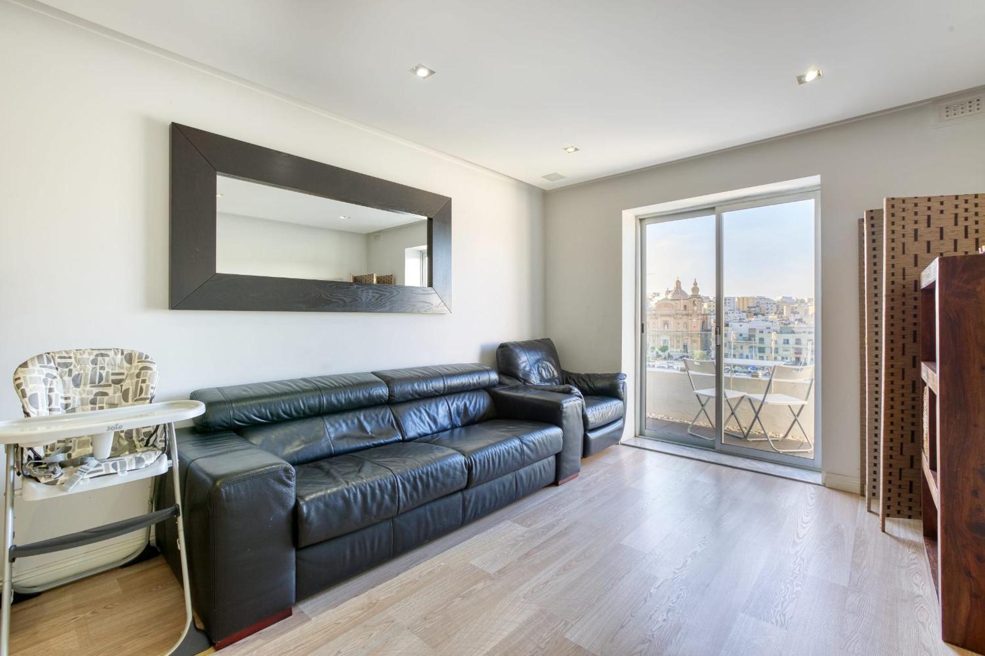 Seafront Apartment-Hosted By Sweetstay Pietà Екстериор снимка