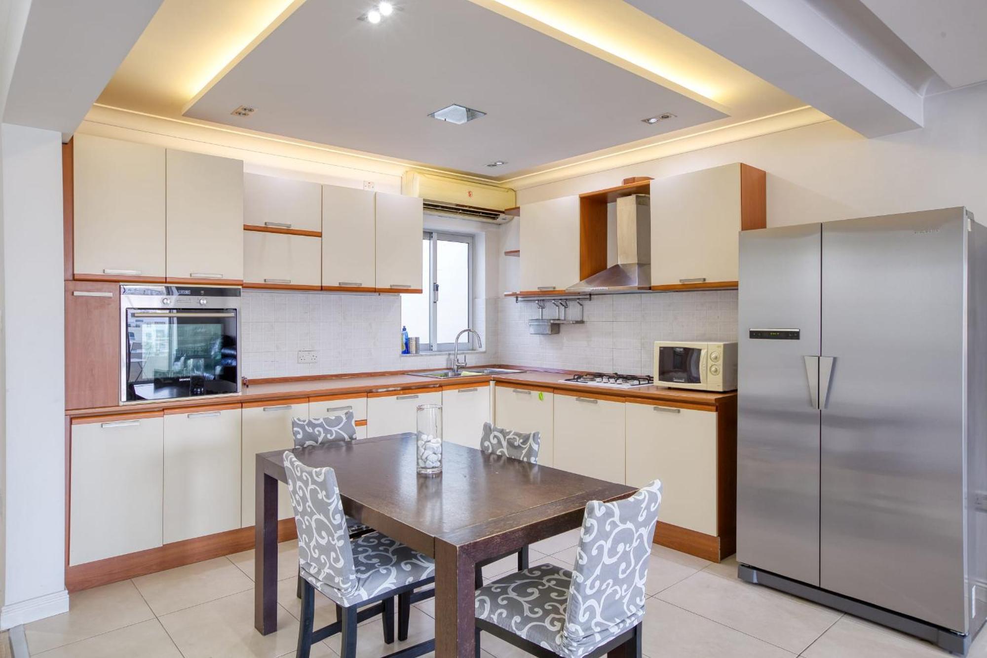 Seafront Apartment-Hosted By Sweetstay Pietà Екстериор снимка
