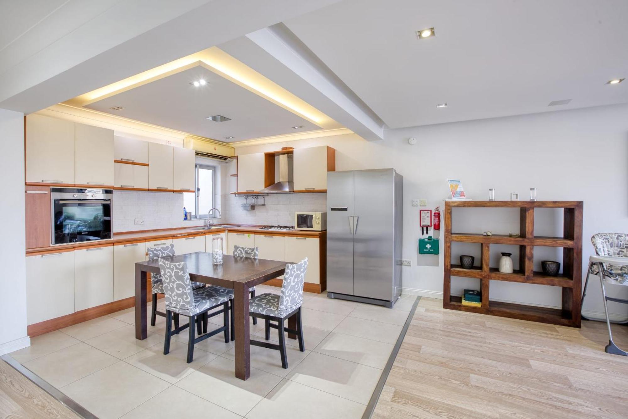 Seafront Apartment-Hosted By Sweetstay Pietà Екстериор снимка